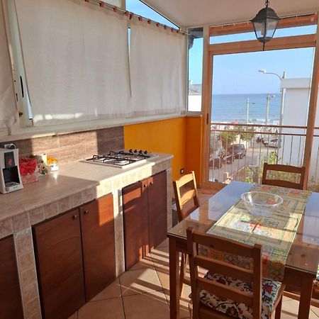 Casa Vacanze Villa Melina เรอัลมอนเต ภายนอก รูปภาพ