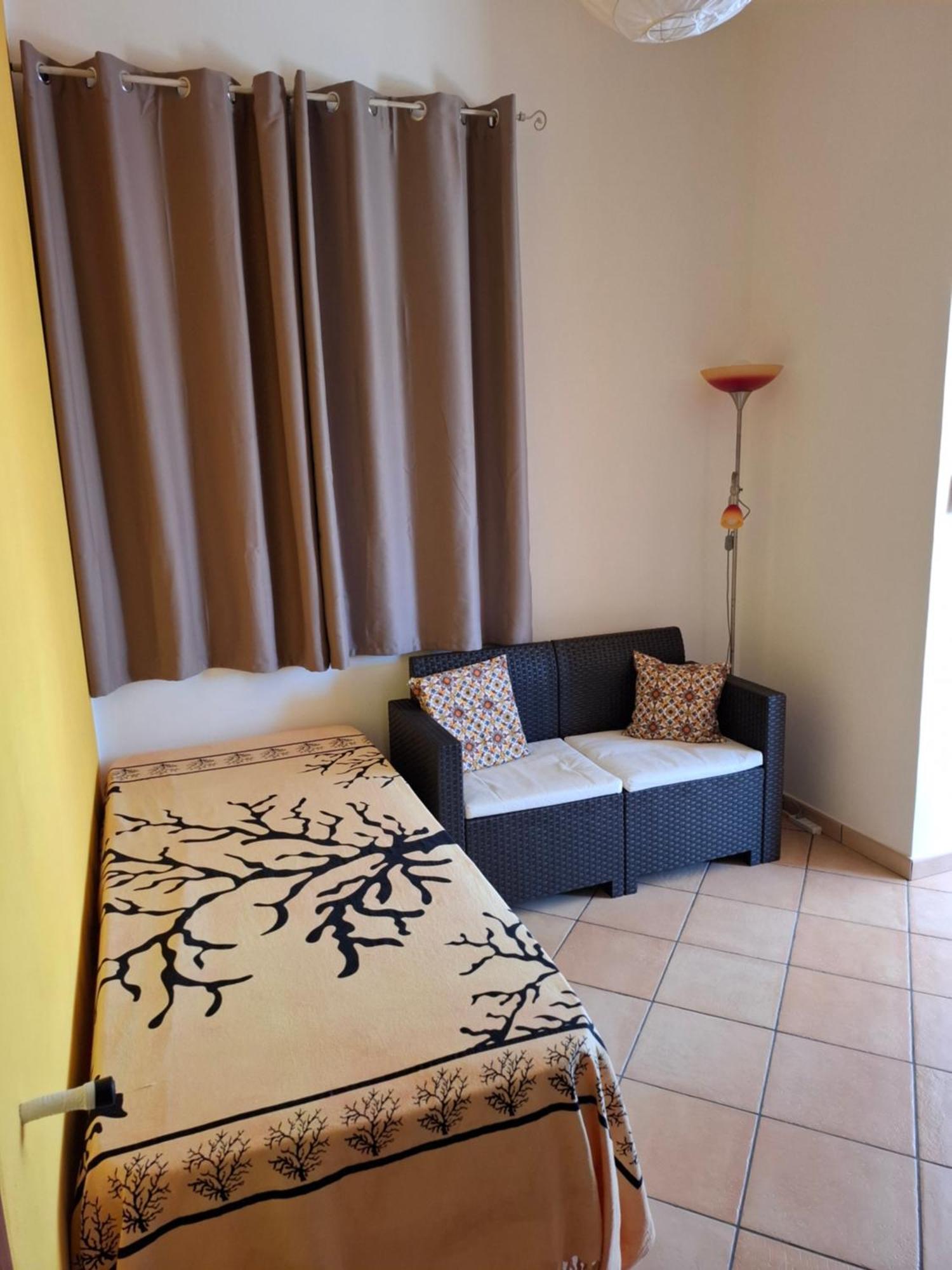 Casa Vacanze Villa Melina เรอัลมอนเต ภายนอก รูปภาพ