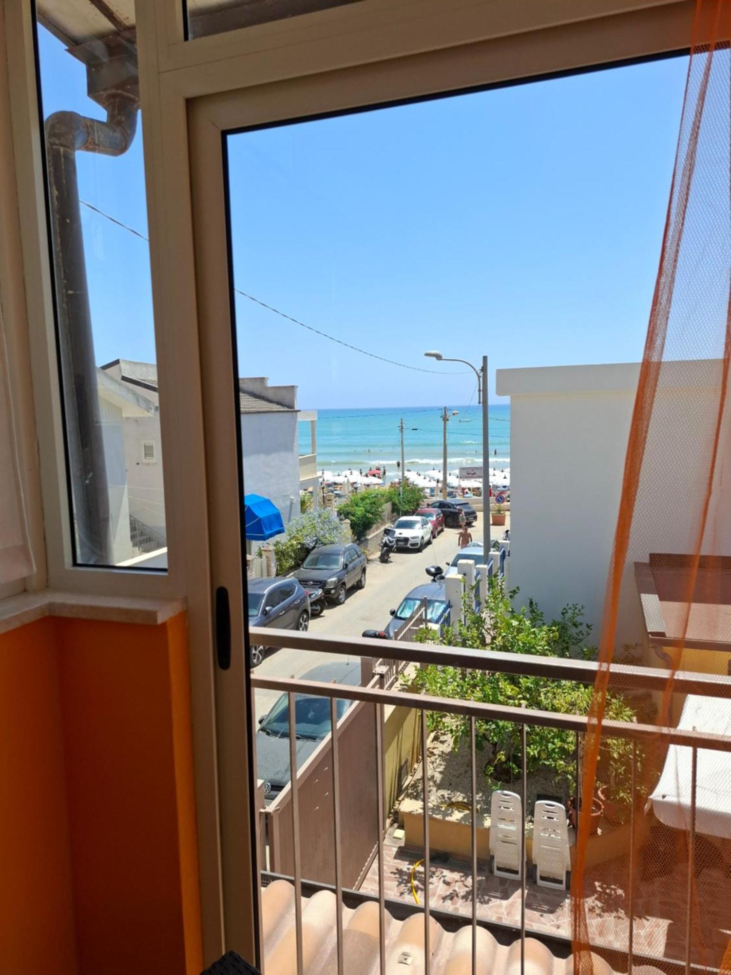 Casa Vacanze Villa Melina เรอัลมอนเต ภายนอก รูปภาพ